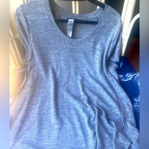 Lane Bryant Grey Short-sleeved top with ribbing and side slits. Size 22/24